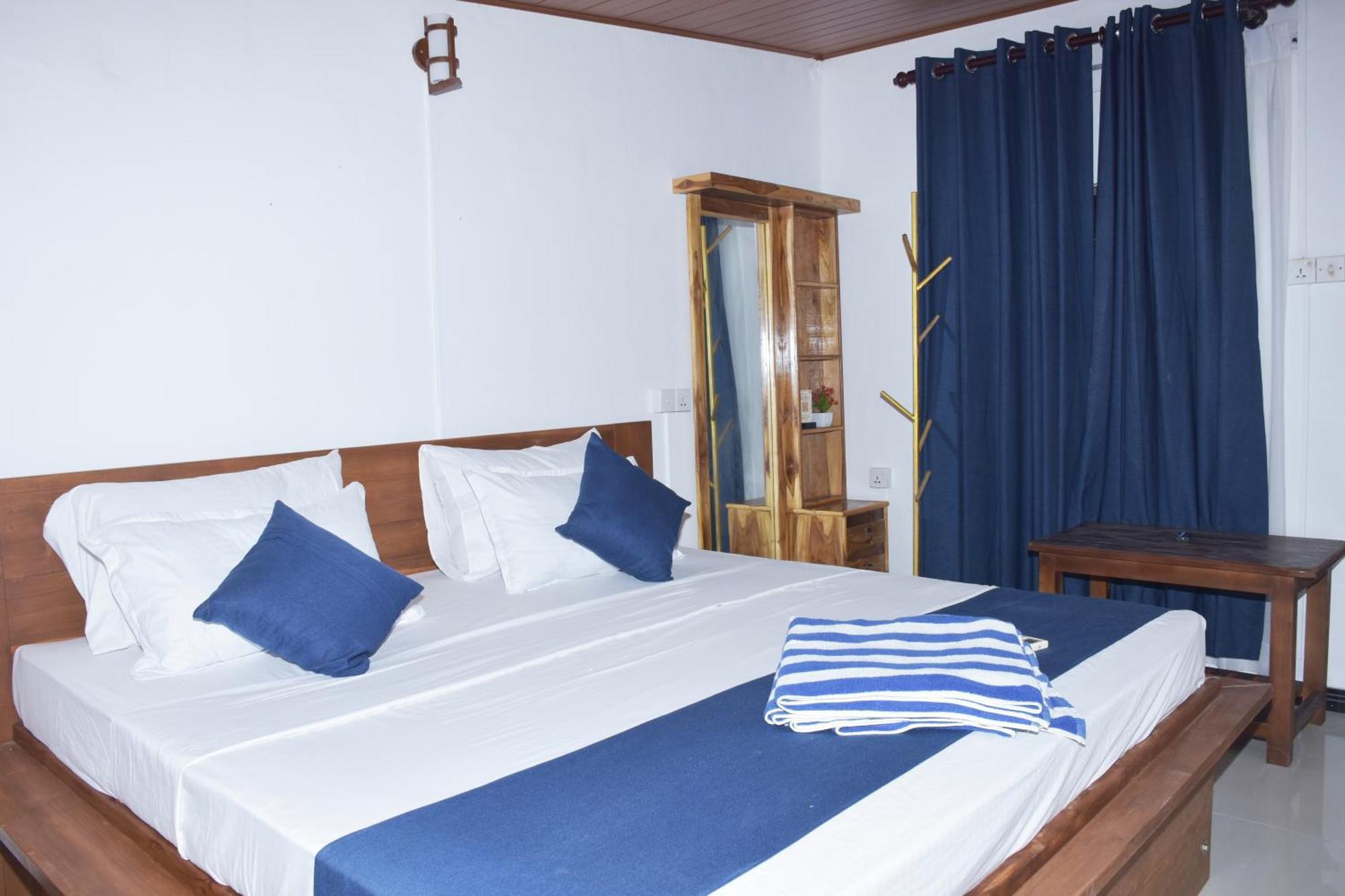French Garden Regish Guest House Trikunamalaja Zewnętrze zdjęcie